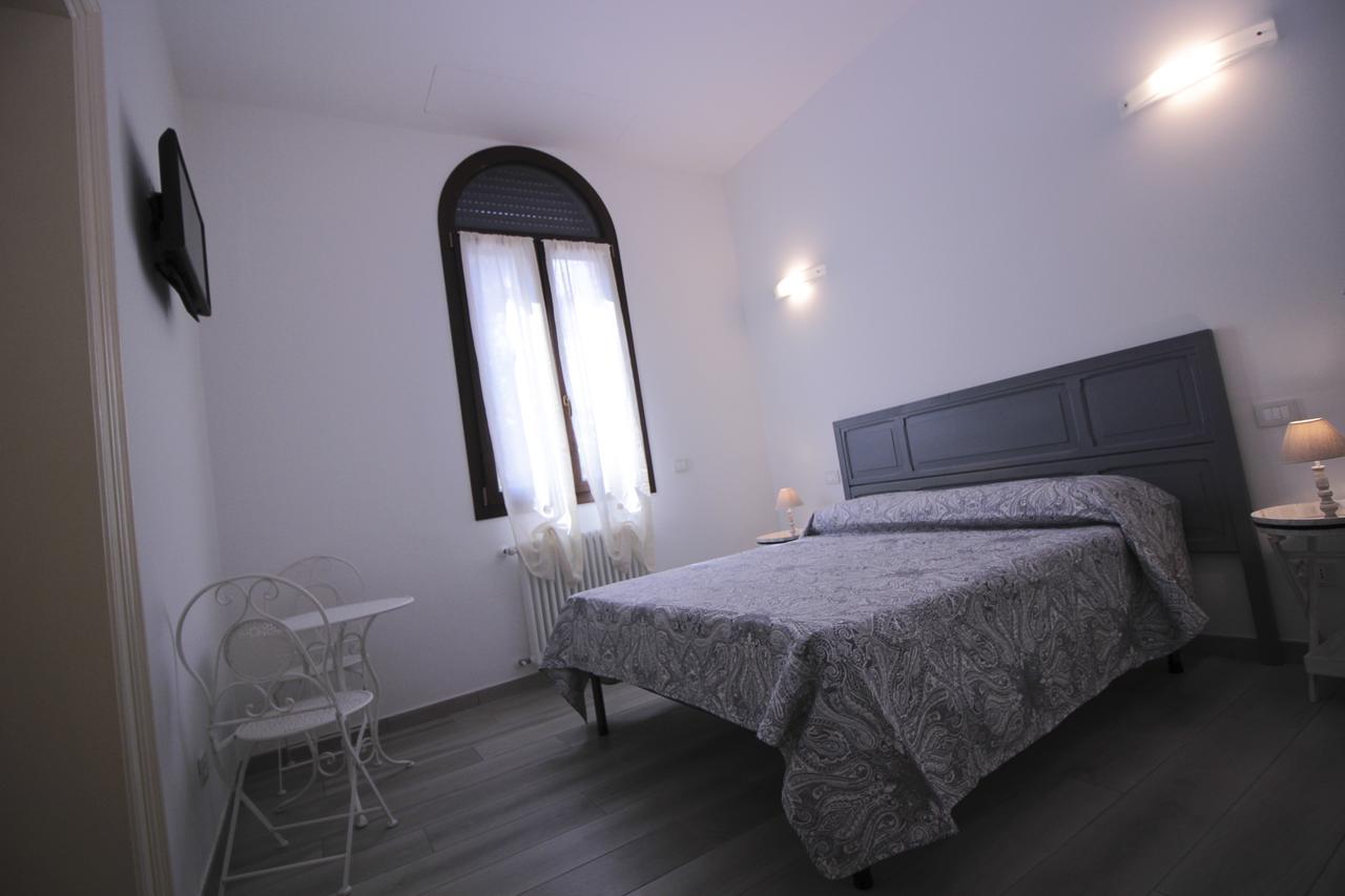 Alloggio I Grifoni Ферара Екстериор снимка